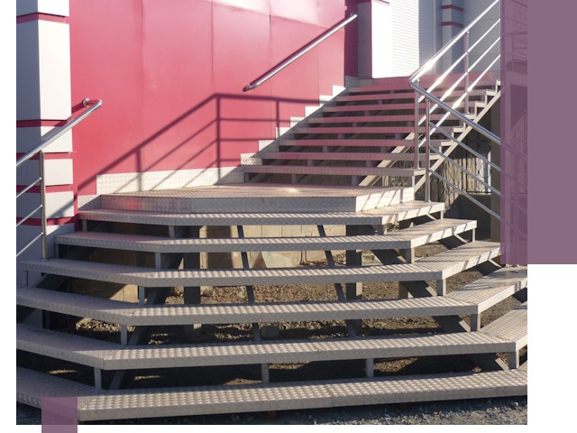 Лестницы для магазина в Тынде — изготовление и монтаж