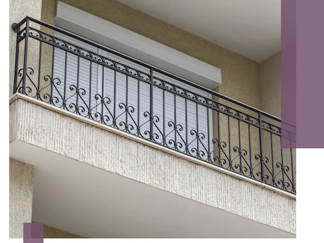 Балконные ограждения из металла и стекла в Тынде для домов