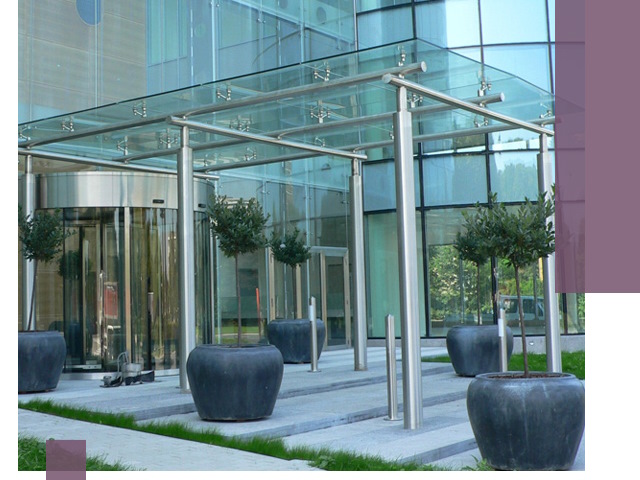 Навесы из стекла на заказ в Тынде — монтаж и установка