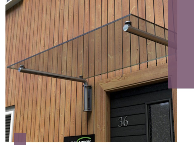 Стеклянные козырьки на входы и фасады в Тынде